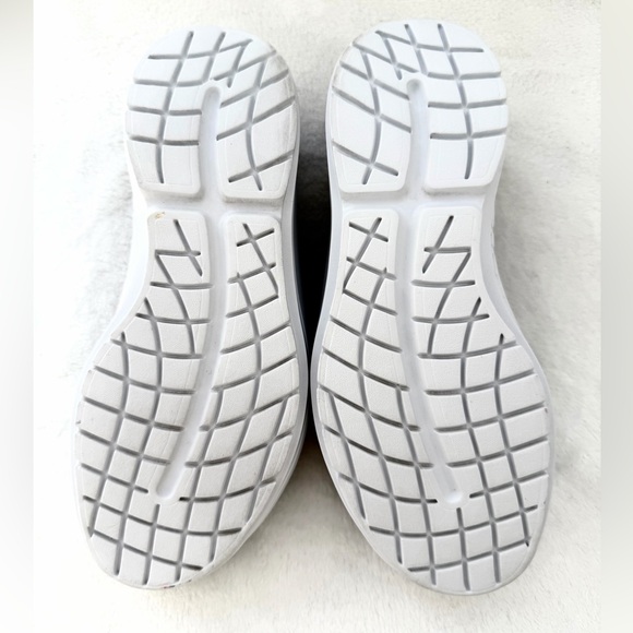 OOFOS OOmega Chukka Size 9.5 Sneaker Black Mesh Recovery Comfort Shoe EUC - Picture 11 of 14